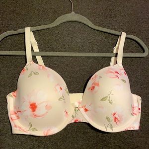 Floral PINK Victoria’s Secret bra! 🌸